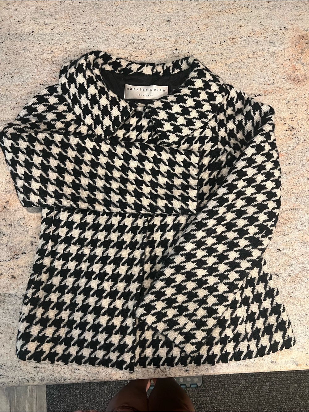Charles Nolan 100% Wool Women's Classic Houndstooth- Black & White